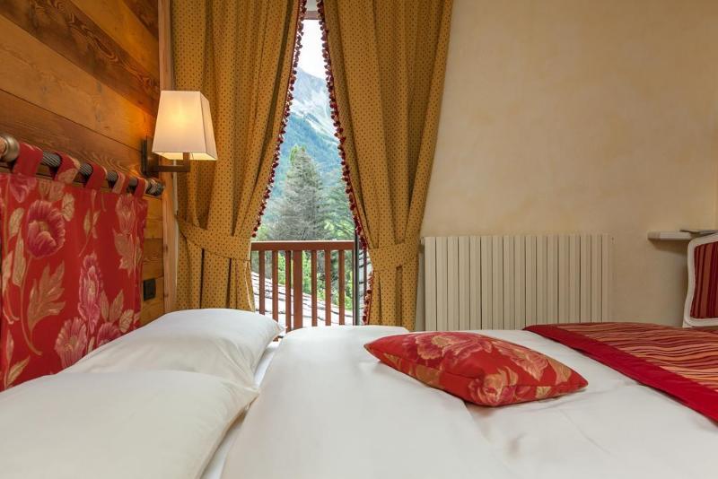 Lo Scoiattolo Hotel Massino Visconti Exterior photo